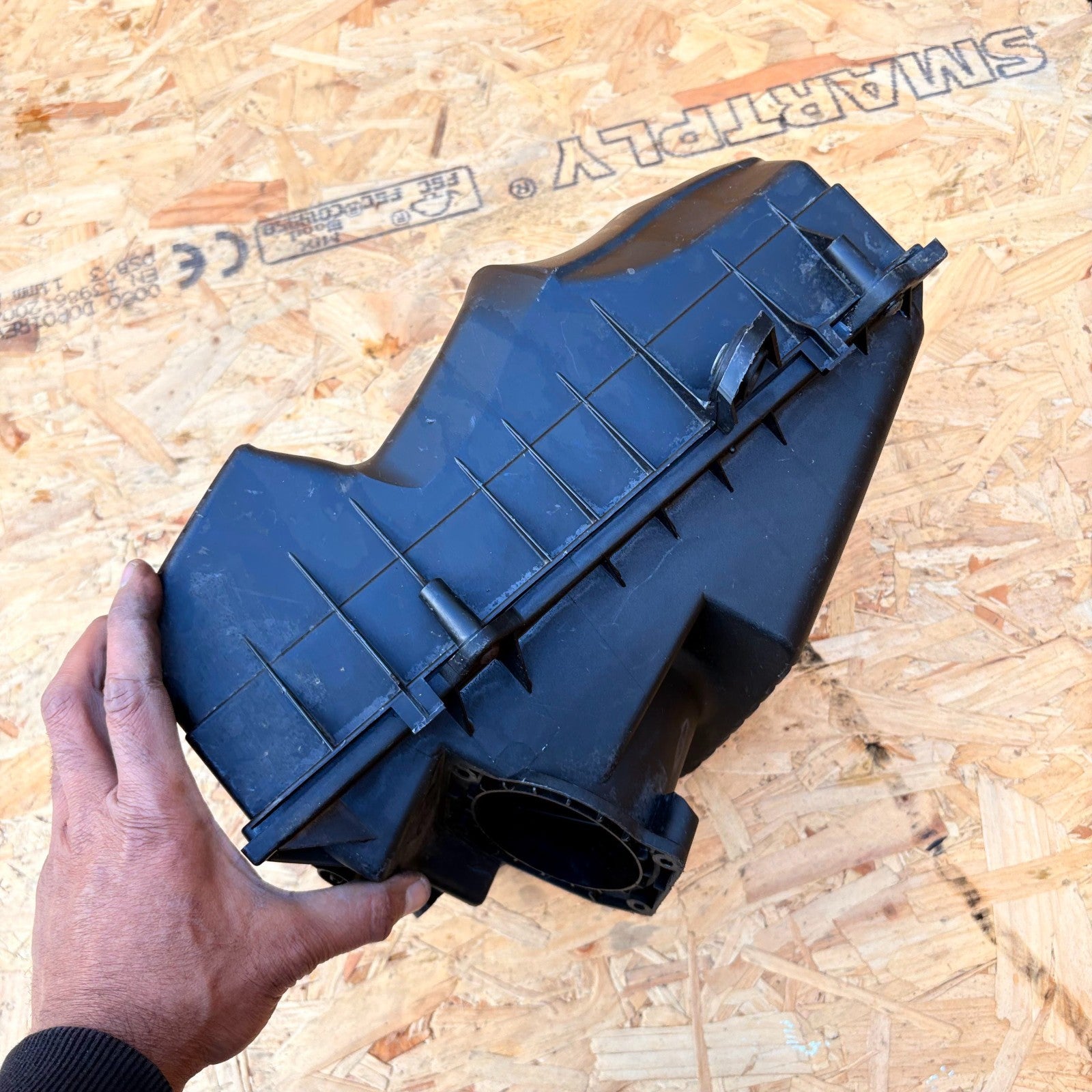 2004 Volkswagen New Beetle Air Filter Box Housing Airbox Intake Case