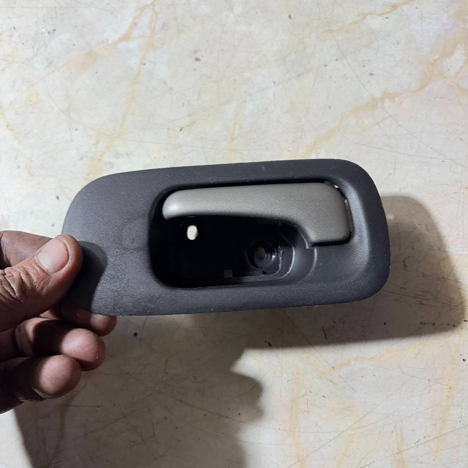 HONDA CR-V 2004 LEFT FRONT PASSENGER SIDE INNER DOOR HANDLE
