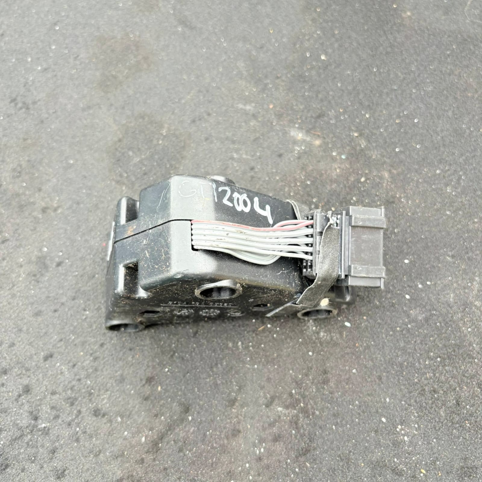 VW Golf Mk5 04-09 Golf Plus 08-14 Jetta 05-11 Speaker Amp Crossover 1K0035463D