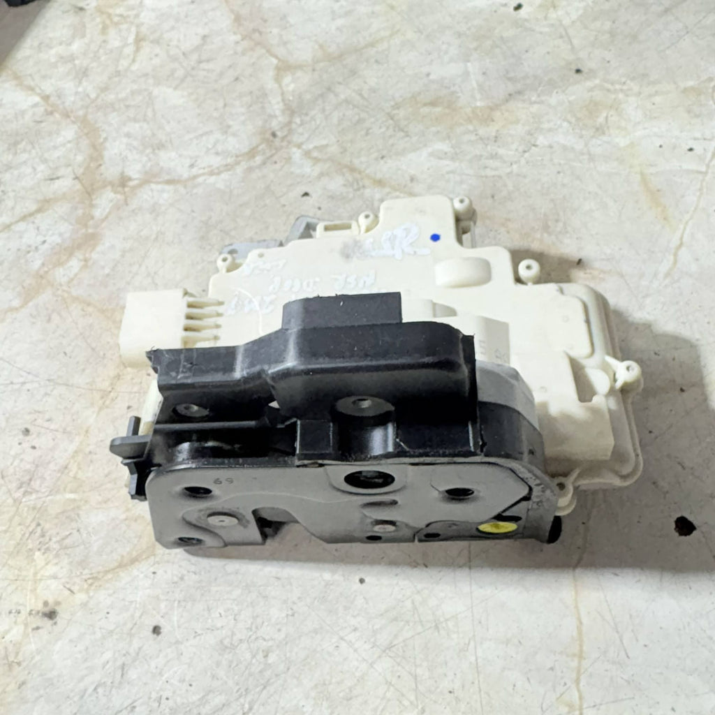 PASSENGER REAR DOORLOCK ACTUATOR MECHANISM FOR AUDI A3 A4 A6 JA6-8E0839015AA NSR