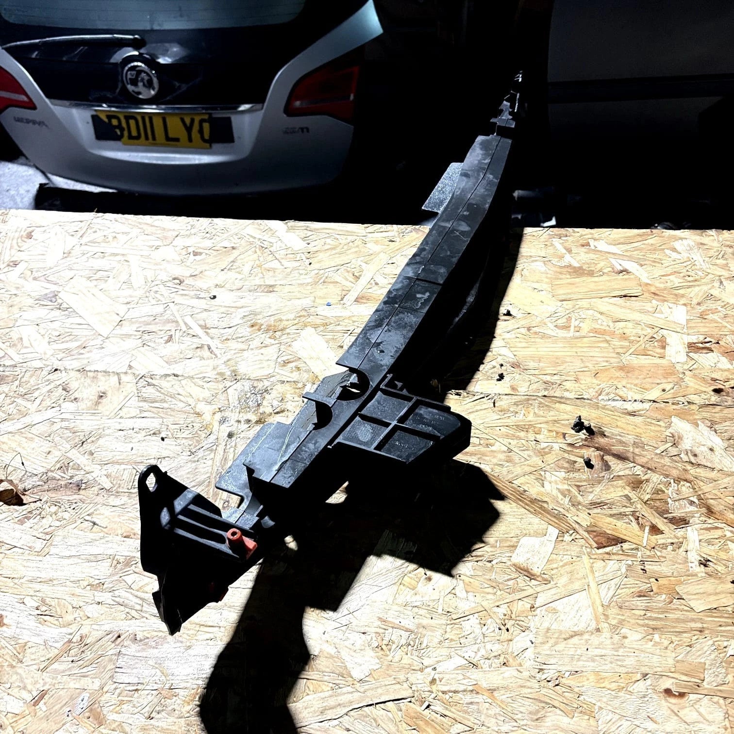 VAUXHALL MERIVA FRONT SLAM PANEL HOLDER BRACKET 13334028