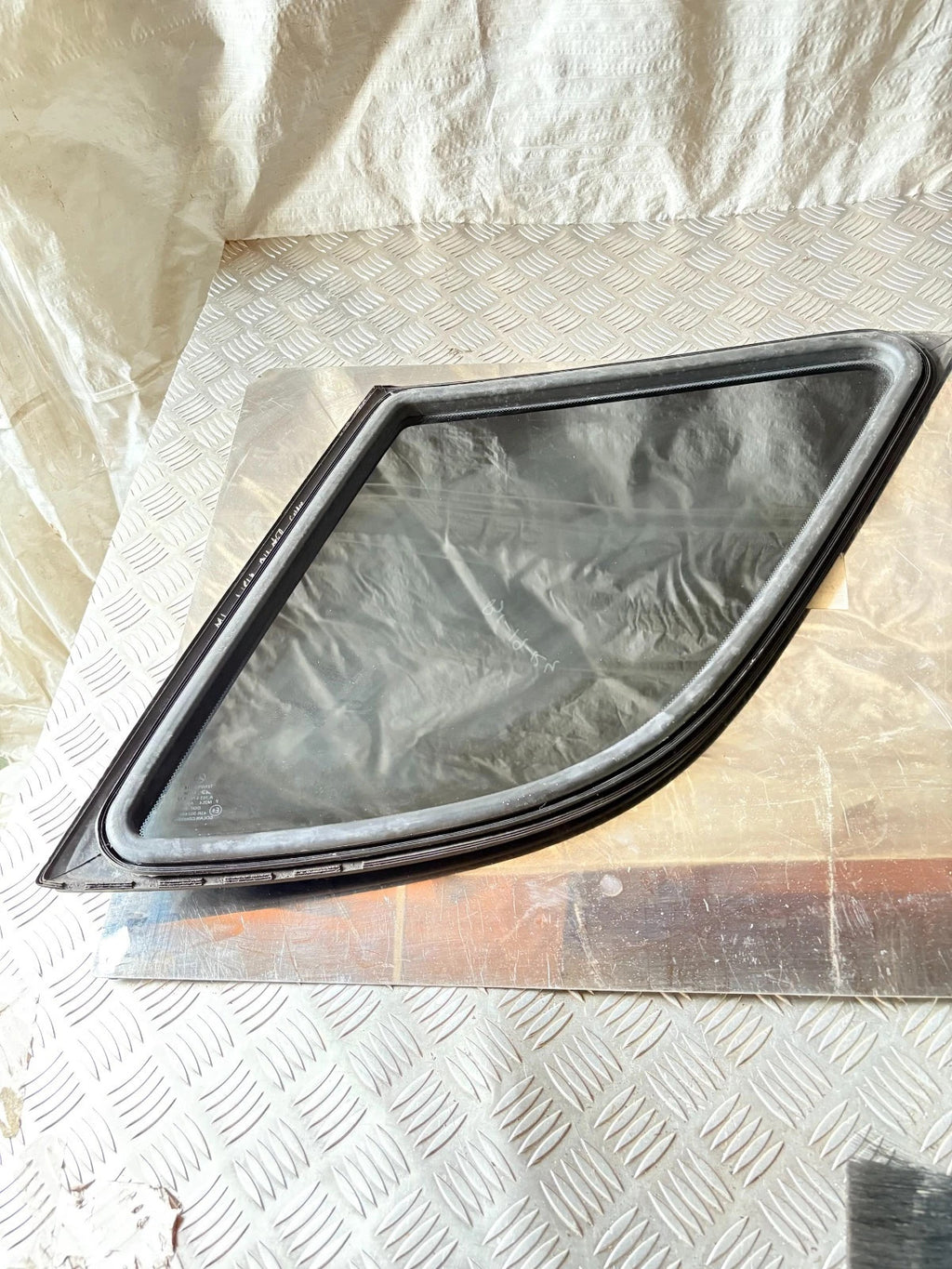 Mercedes ML W163 1998-2005 Rear Left Door Quarter Glass Tinted AS3 A1636700312