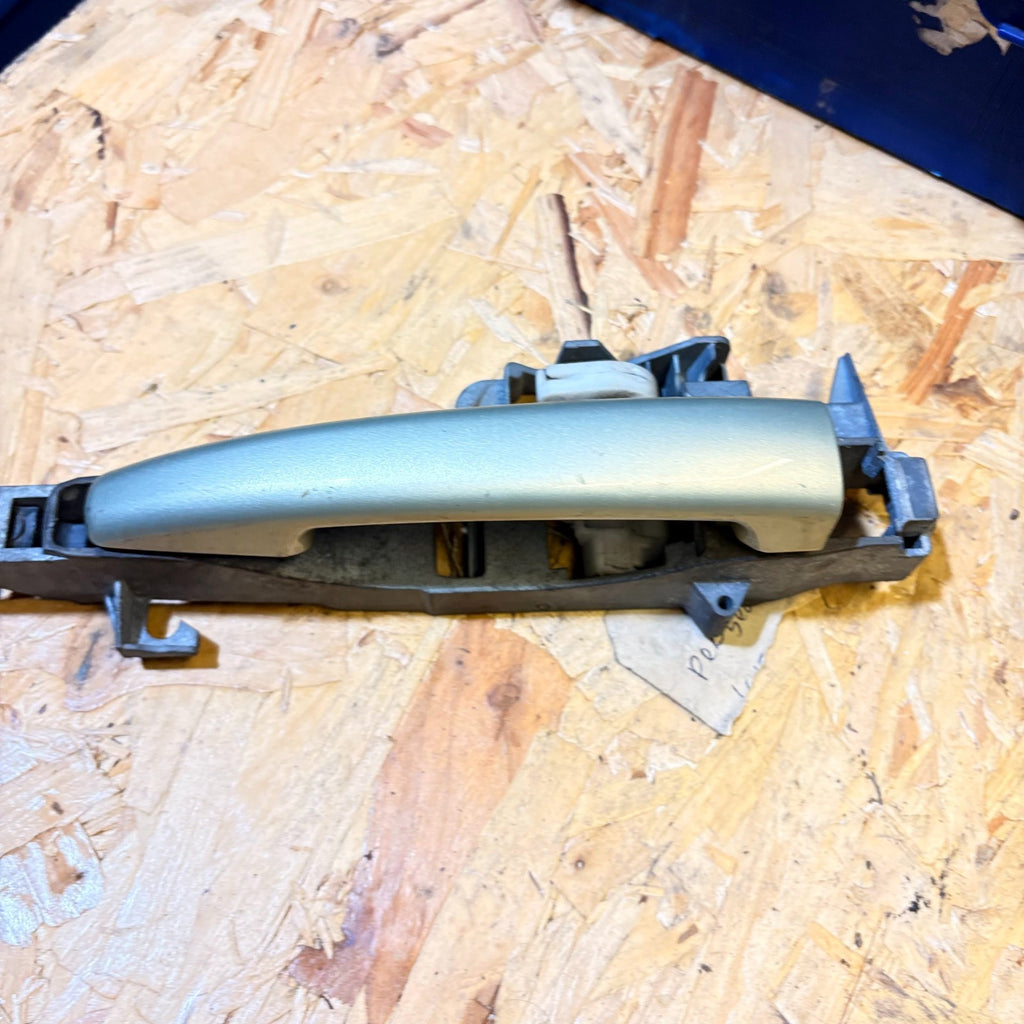 PEUGEOT 407 SW 2007 FRONT RIGHT SIDE EXTERIOR DOOR HANDLE 9653401580