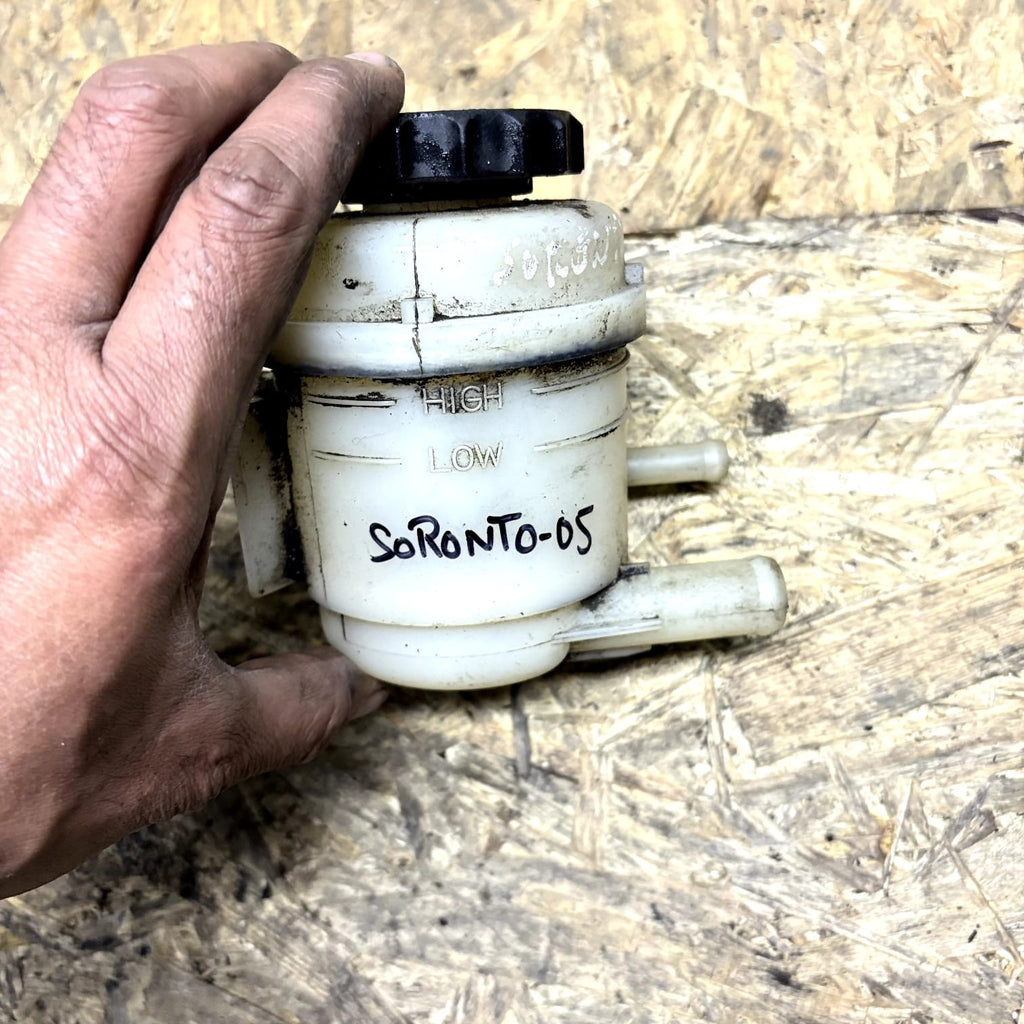 Kia Sorento 2003-2006 3.5 V6 Power Steering Reservoir 57510-3E000