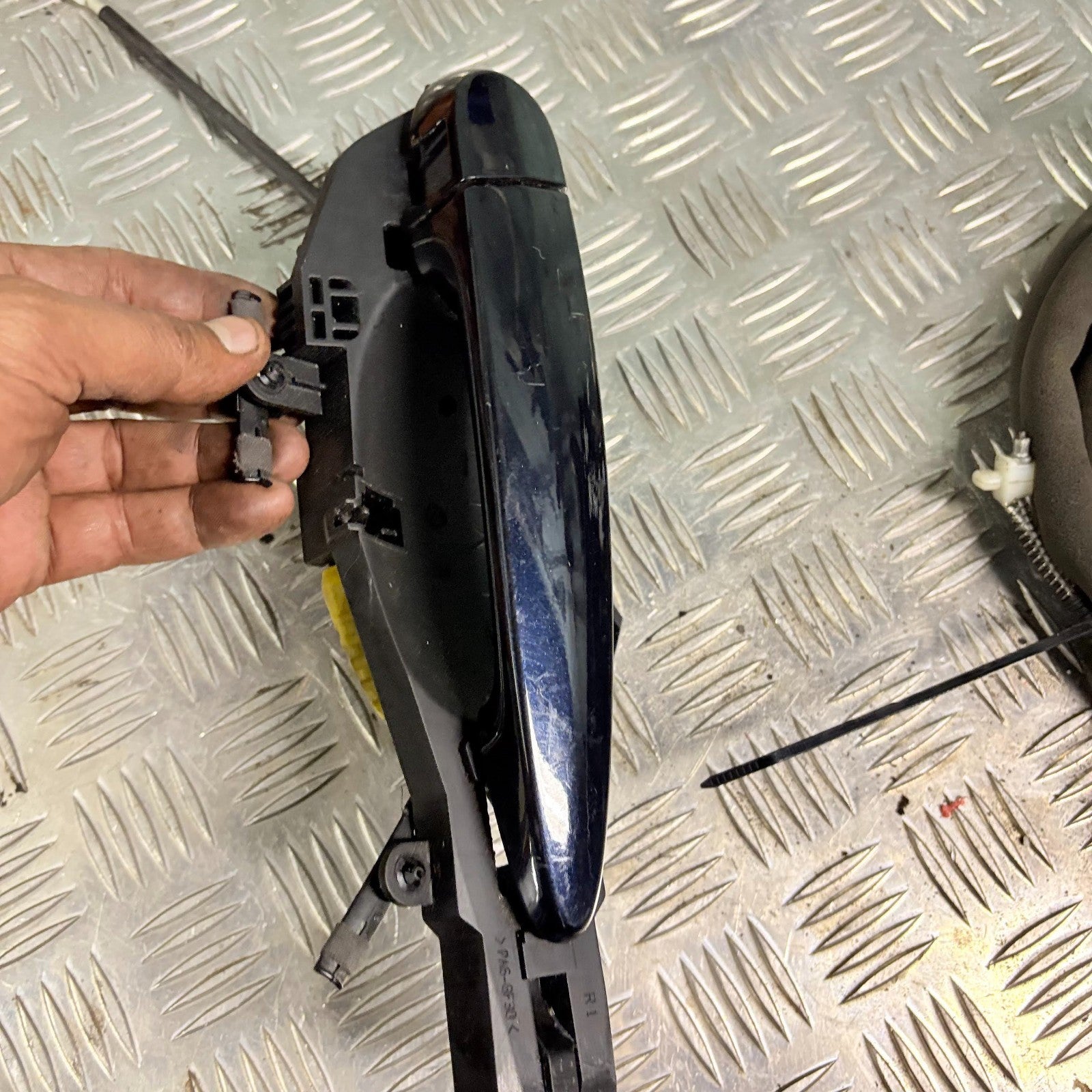 BMW X5 E70 2006-2013 EXTERIOR REAR RIGHT SIDE DOOR HANDLE E7XRD