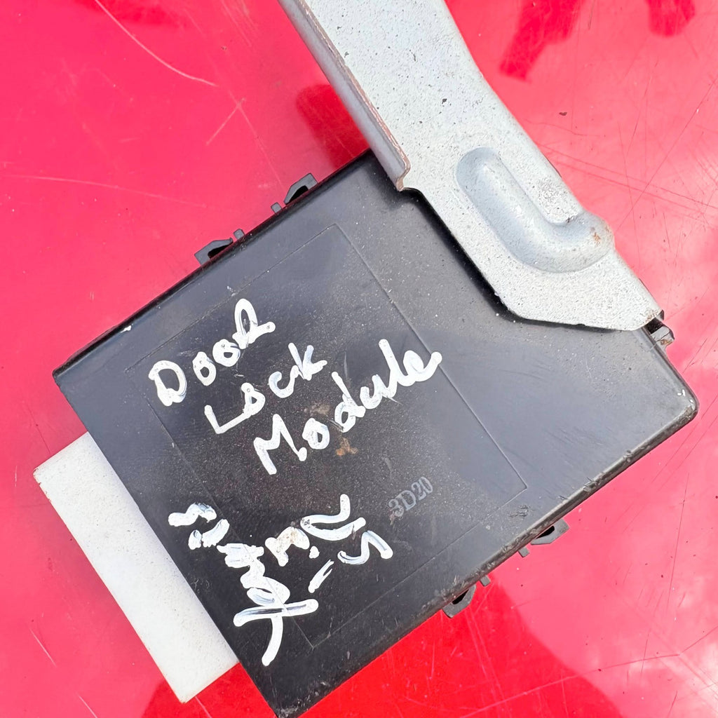 TOYOTA YARIS 1.3 SR DOOR CONTROL MODULE DCM 85980-00030 1999-2005