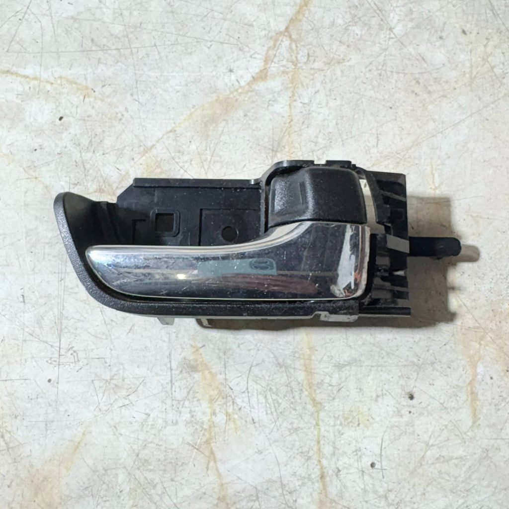 TOYOTA PRIUS MK1 INTERIOR DOOR HANDLE REAR RIGHT DRIVER SIDE 1997-2003