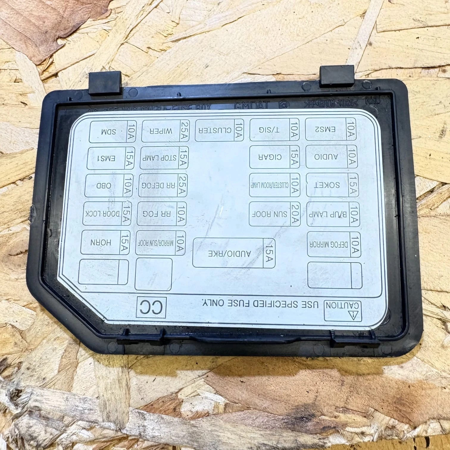 Chevrolet Aveo 2009-2011 Dash Fuse Box Cover Lid 96655192 Interior Panel