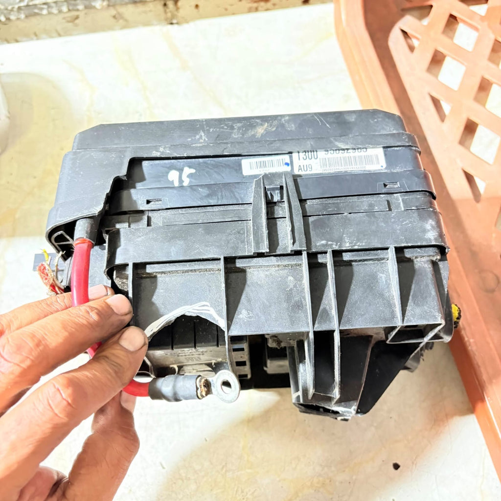 Chevrolet Aveo Mk2 T300 2011-2015 Under Bonnet Fuse Box 95462806
