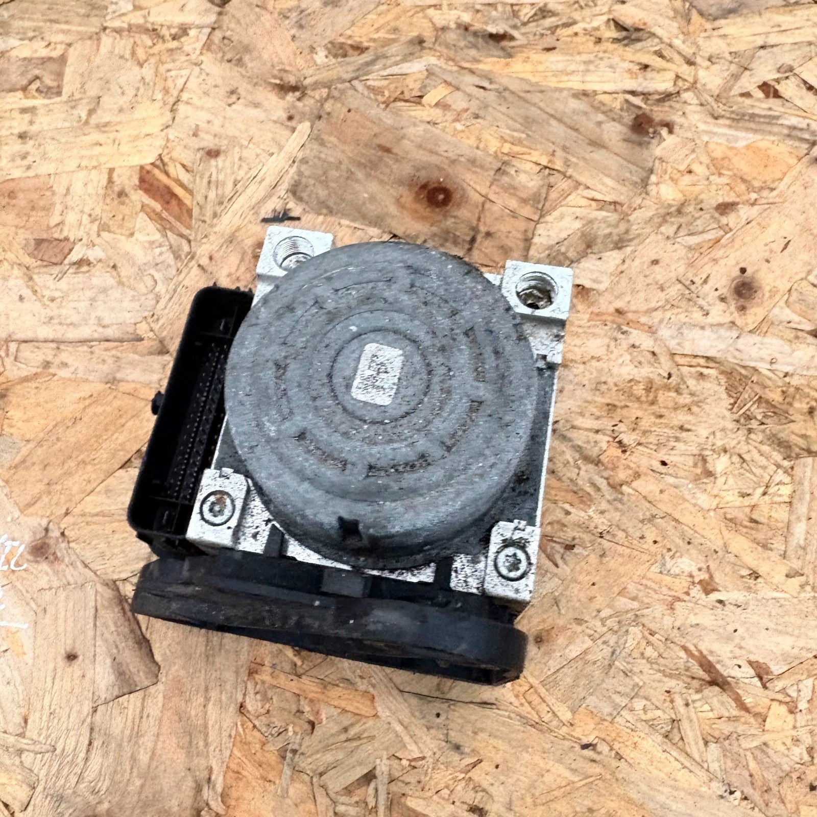2015 Audi A3 Abs Pump Modulator Control Unit & SENSOR 3Q0 907 379 Q