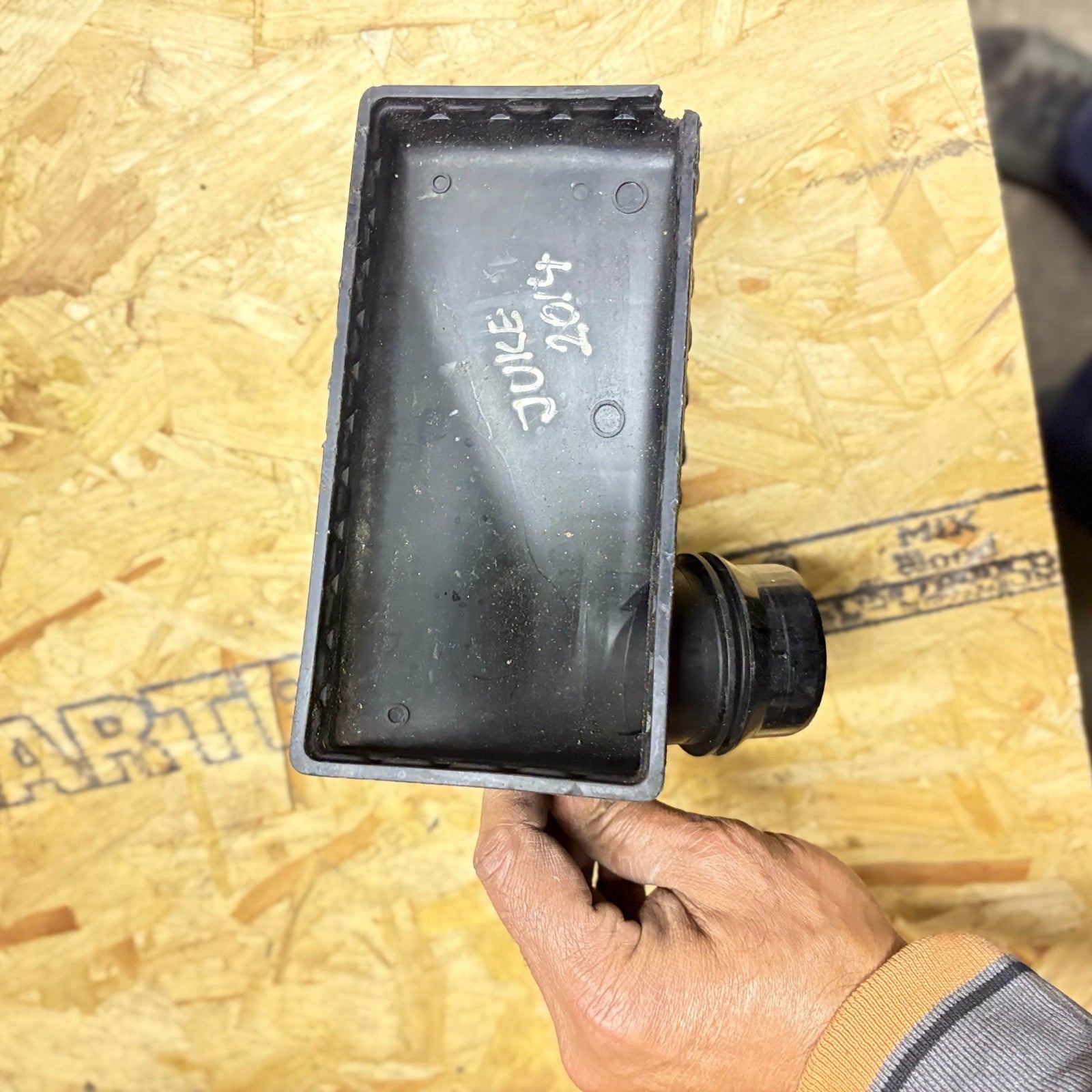 Nissan Juke 1.6 Turbo Air Intake Lower Duct Resonator Box 2011-2017