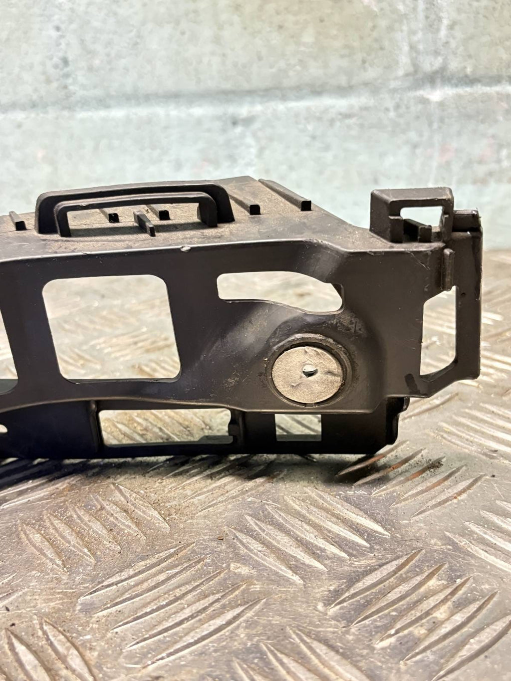 Vauxhall Zafira B 2006 Right Driver Rear Bumper Bracket