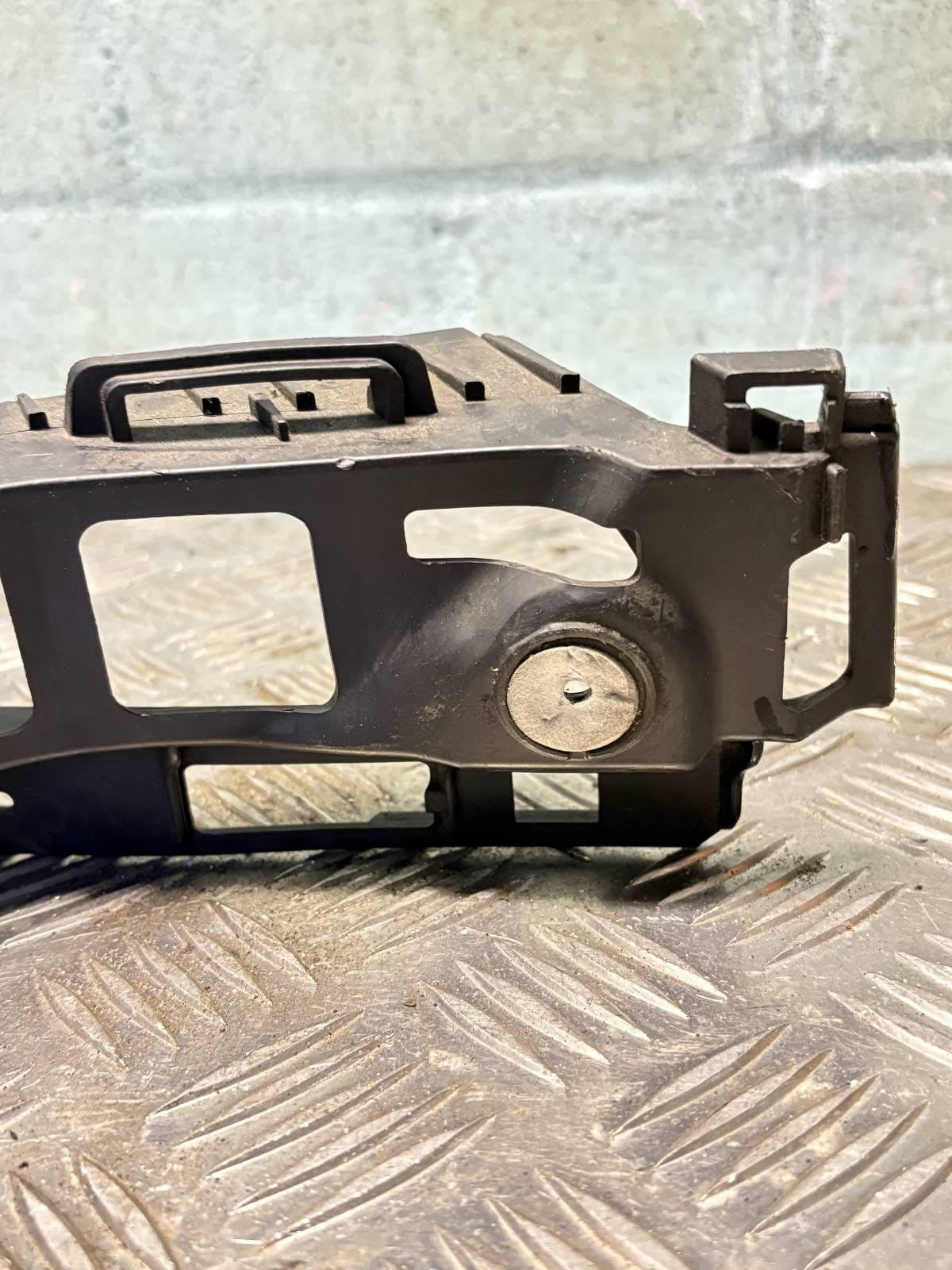 Vauxhall Zafira B 2006 Right Driver Rear Bumper Bracket