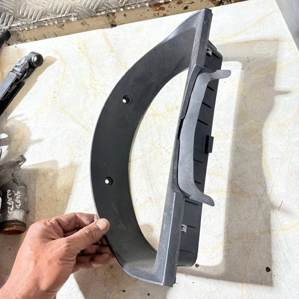 Kia Sorento Speedometer Surround Trim Cover 84830-3E900 2002-2009