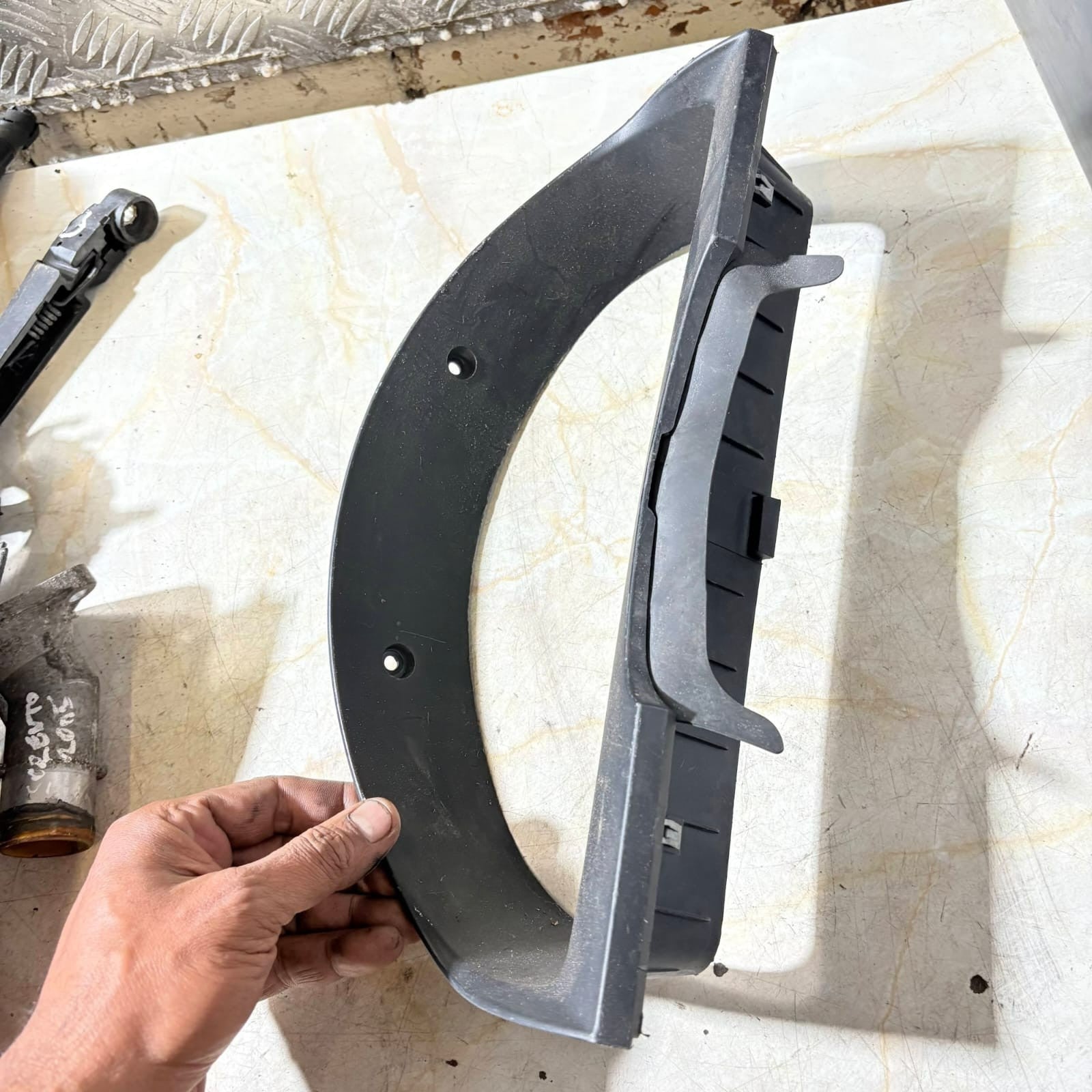 Kia Sorento Speedometer Surround Trim Cover 84830-3E900 2002-2009