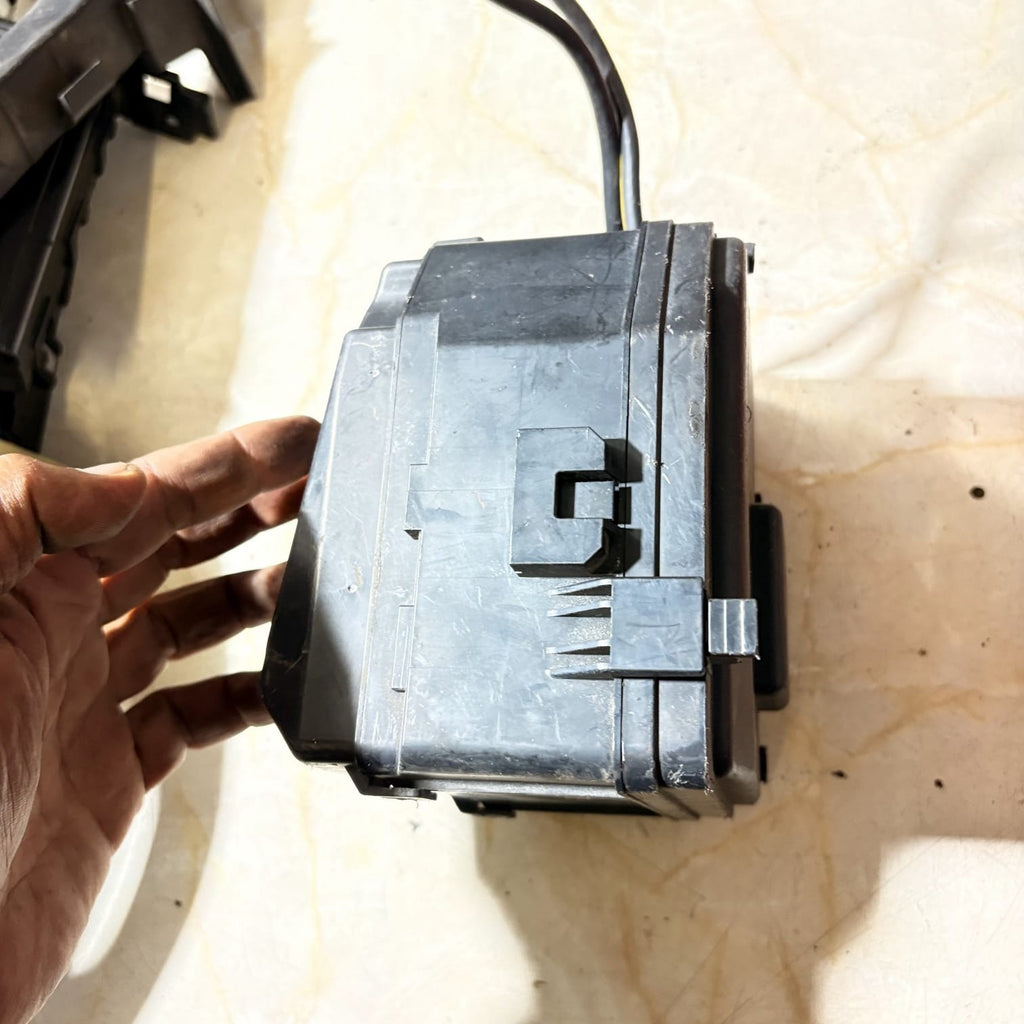 Honda Civic Type R FN2 2007-2008 Under Bonnet Fuse Box Relay Box 38250-SMG-E02