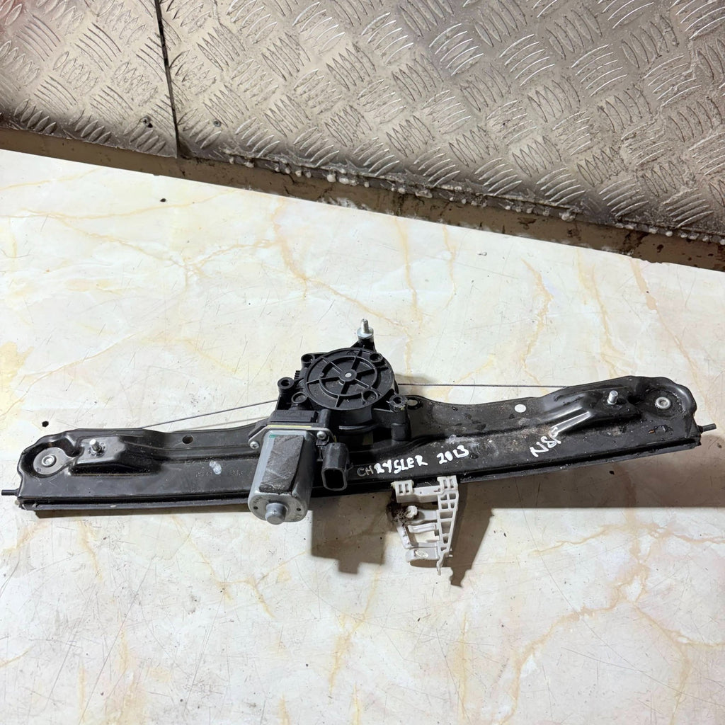 CHRYSLER 2013 5 DOOR WINDOW REGULATOR & MOTOR FRONT LEFT SIDE