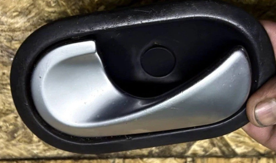 RENAULT MEGANE MK2 5DR INTERIOR DOOR HANDLE 8200028487