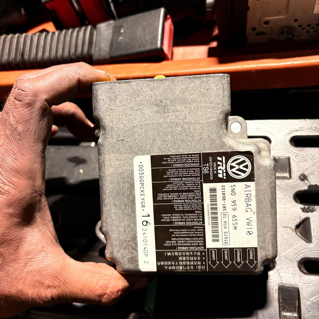 VW Passat 2010 Crash Control Sensor Module Unit 5N095655M