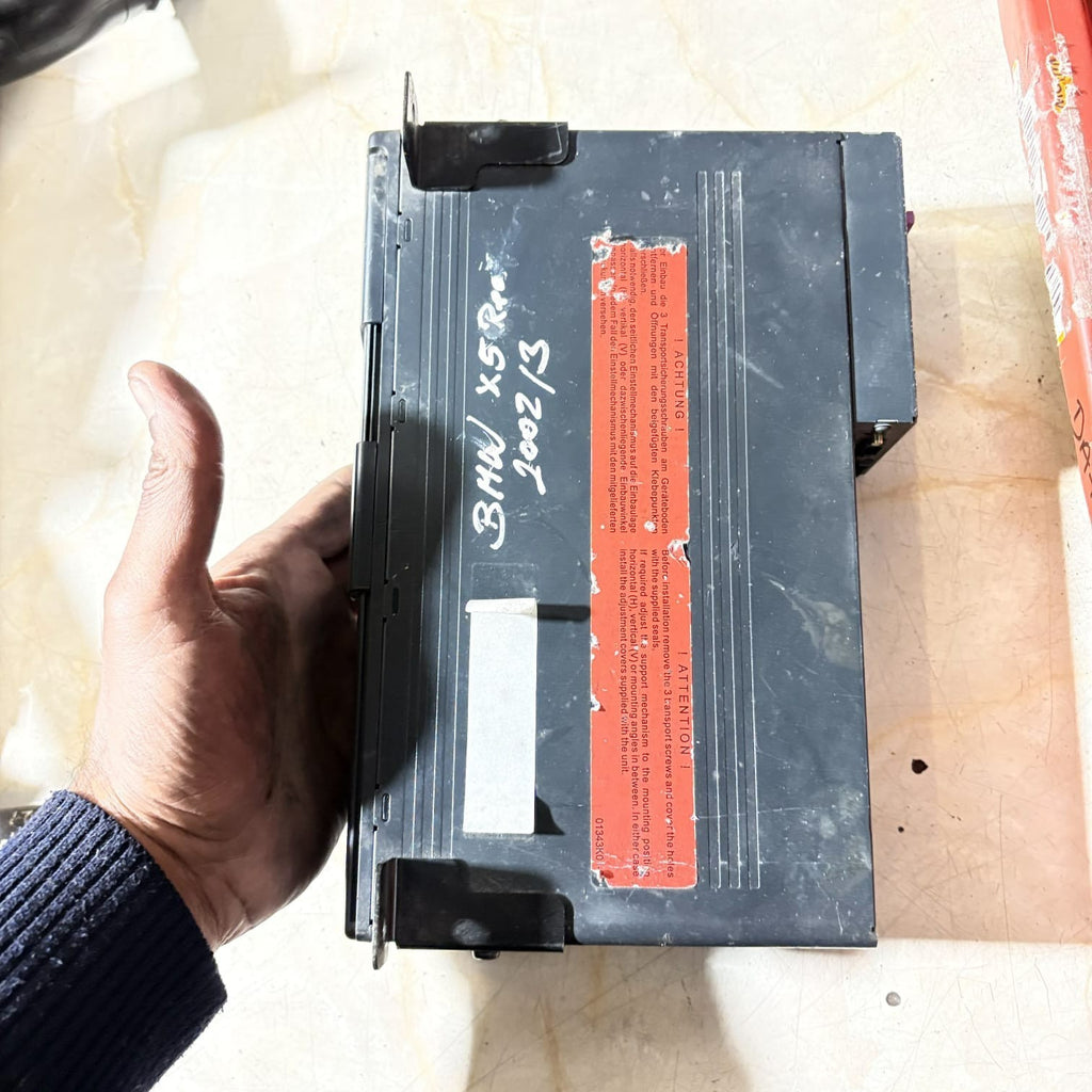 BMW 5 E39 2002 CD DVD changer 6913388 KAN5227 020258