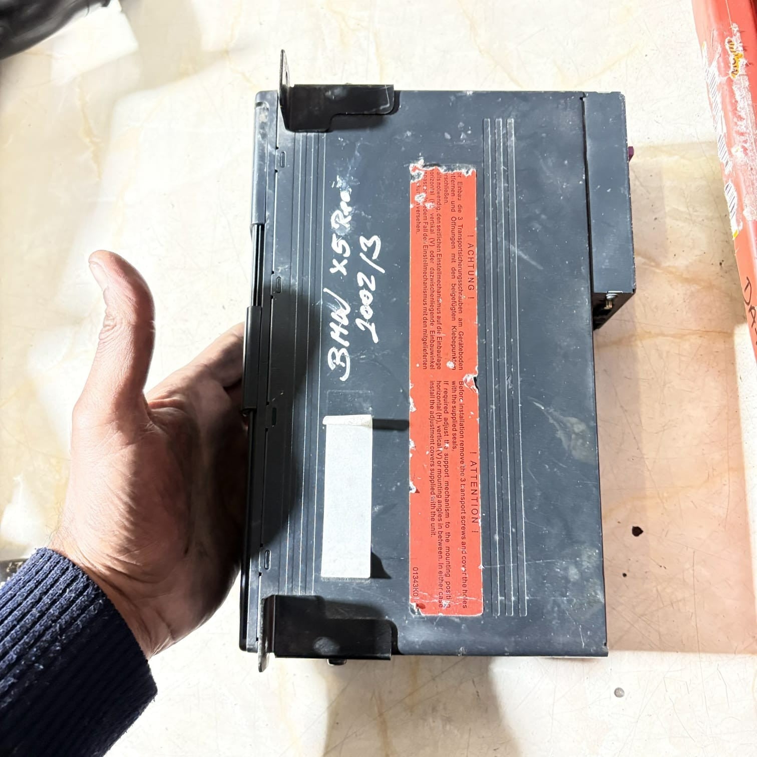 BMW 5 E39 2002 CD DVD changer 6913388 KAN5227 020258