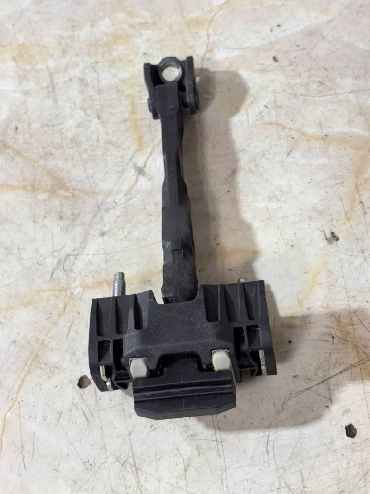 VOLVO C30 2009-PASSENGER SIDE FRONT LEFT DOOR CHECK STRAP 31217750