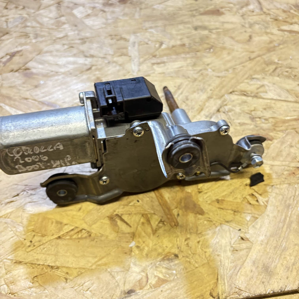TOYOTA COROLLA 2006 E140 REAR WINDSCREEN WIPER MOTOR 85130-02020