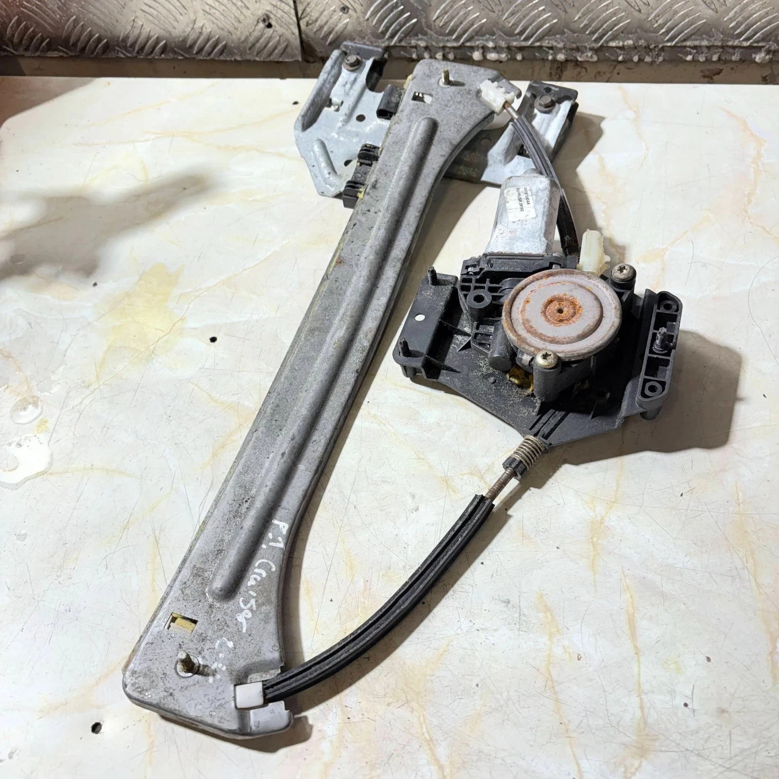 CHRYSLER PT CRUISER 00-10 5DR REAR PASSENGER LEFT WINDOW REGULATOR 05067543AA