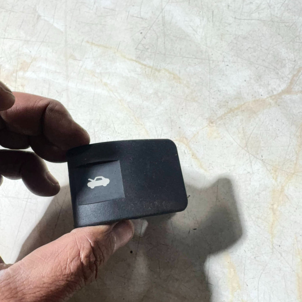 DODGE 2006 BONNET RELEASE SWITCH