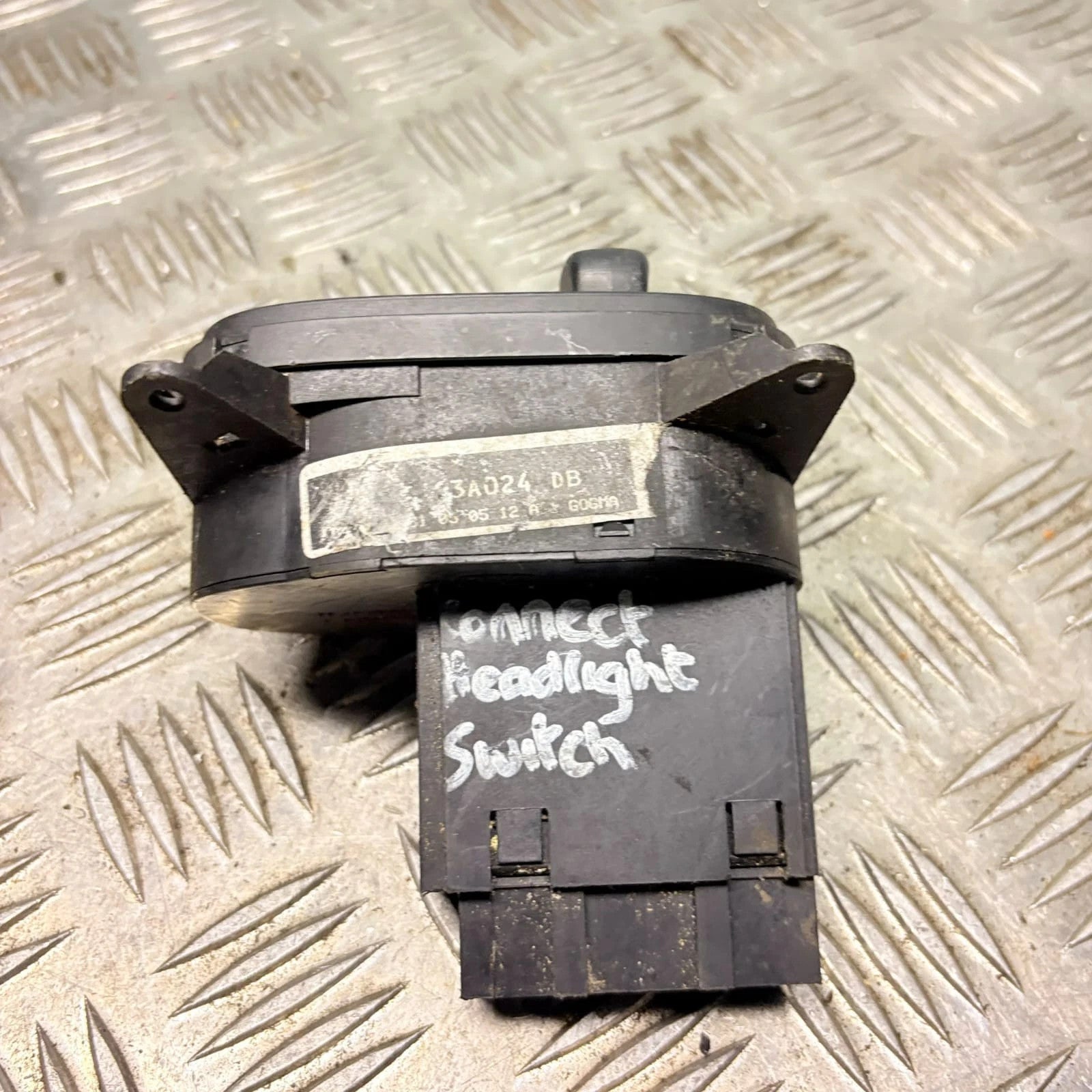 Ford Transit Mk6 2000-2006 Transit Connect 2002-2009 Headlight Switch 13A024DB