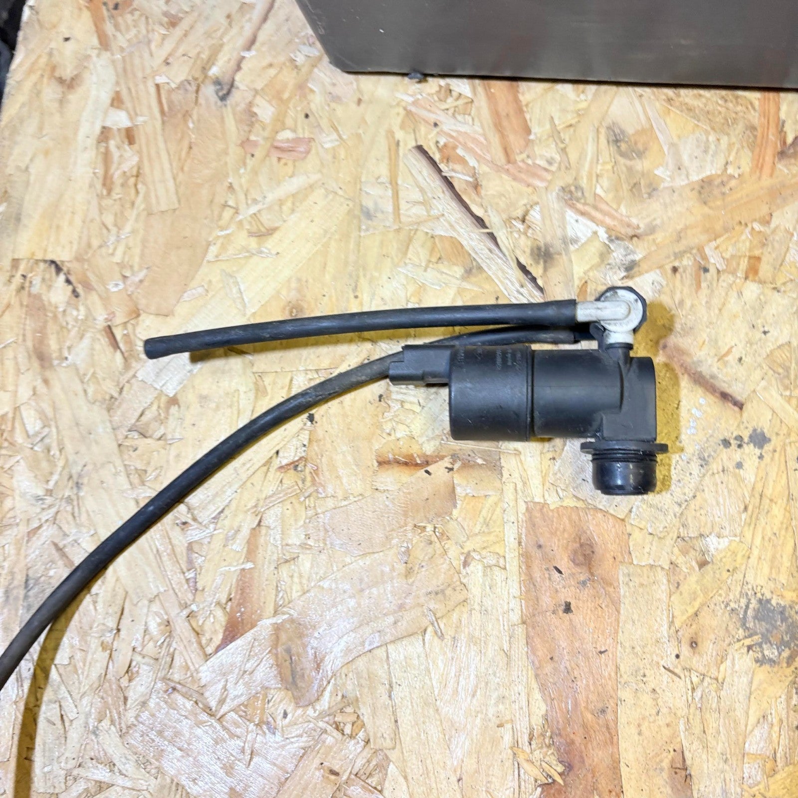 Renault Master 2010-2018 Front Windscreen Washer Jet Pump