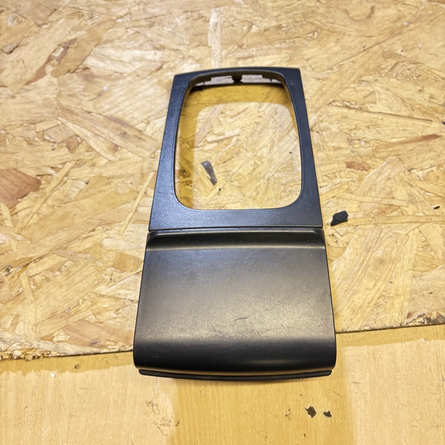 SKODA FABIA MK1 6Y 2000-2007 GEARSTICK SURROUND ASHTRAY ZB-6Y0-857-951