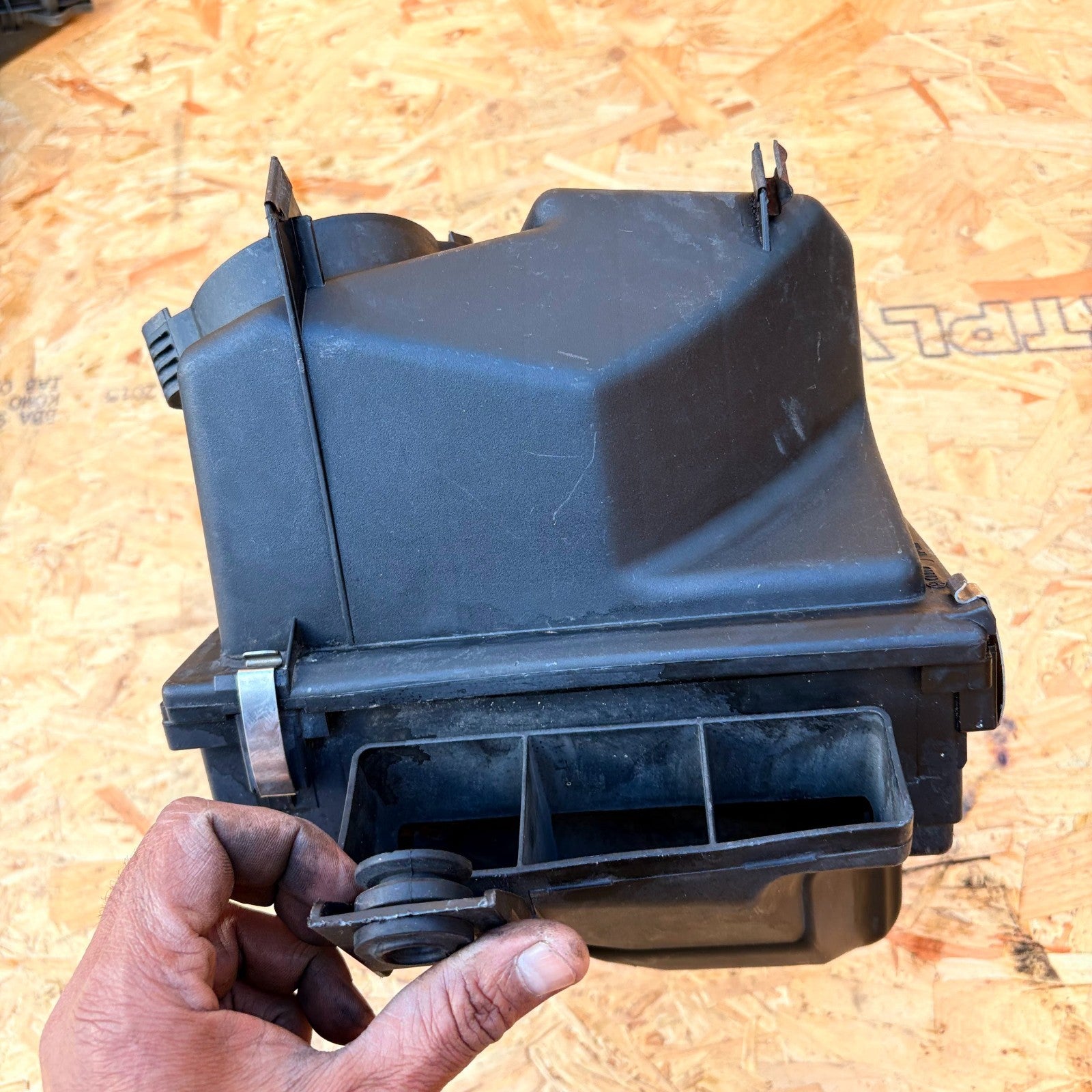 2001-2008 Skoda Superb 3U Mk1 2.5 V6 TDI Air Filter Box Housing 3B0133837BB