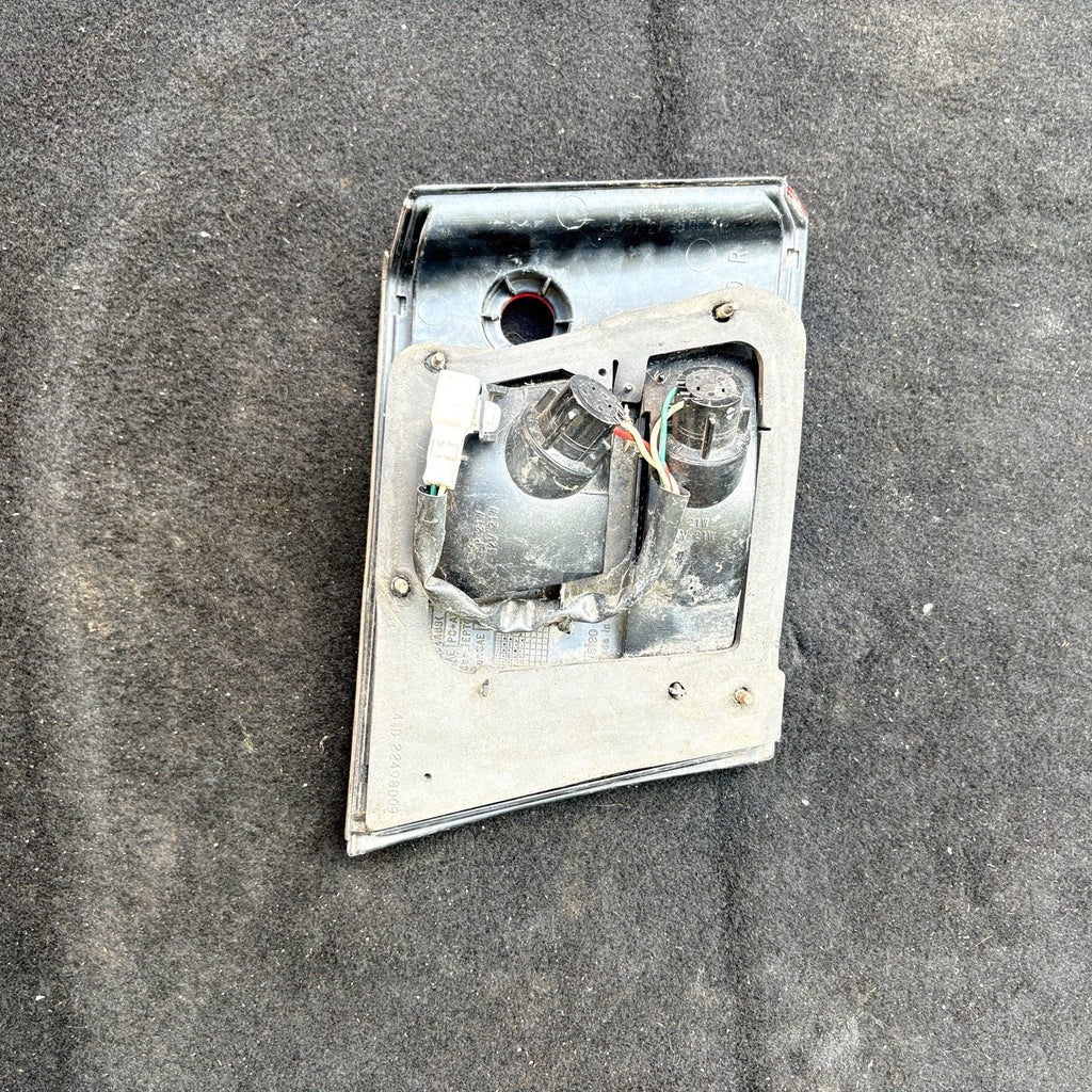TOYOTA CARINA E MK6 T19 92-97 HATCHBACK INNER REAR RIGHT DRIVER SIDE TAIL LIGHT