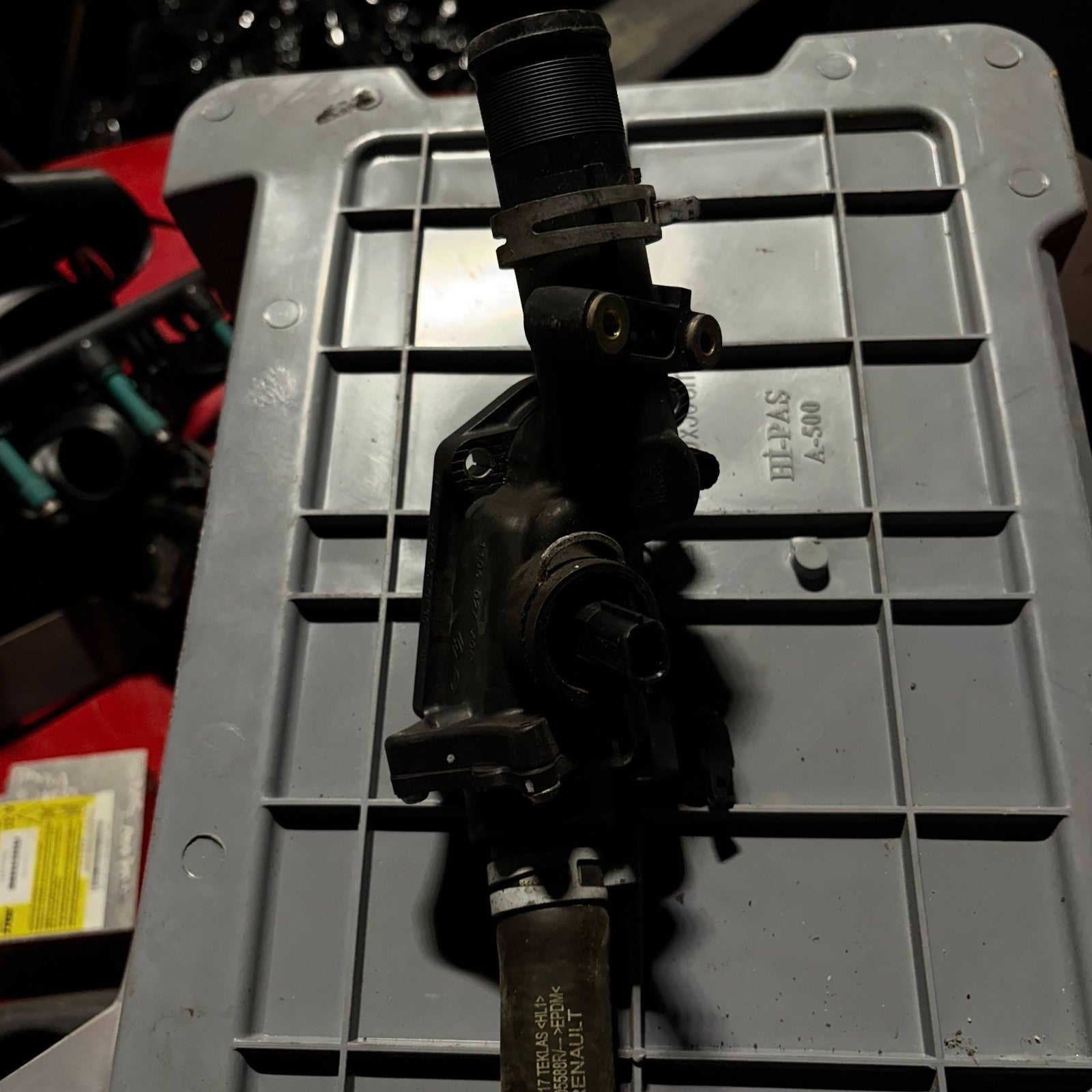 Dacia Logan 2017 Engine Water Coolant Pipe Hose and Thermostat 924005588R