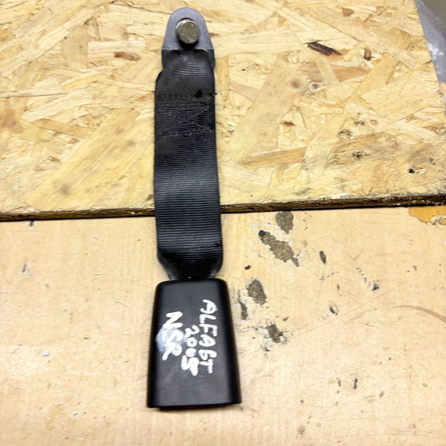 Alfa Romeo GT 937 & 156 Rear Left Passenger Seat Belt Lock 10447290