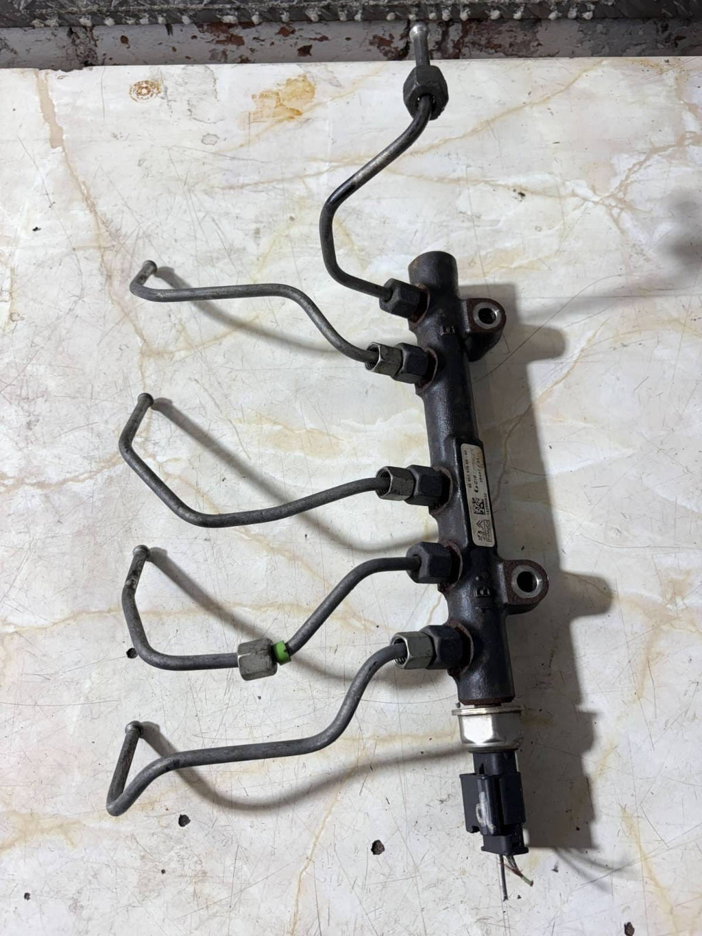 FORD FOCUS MK3 FUEL INJECTOR RAIL 9685297580 1.6 TDCI ENGINE 28497Z01