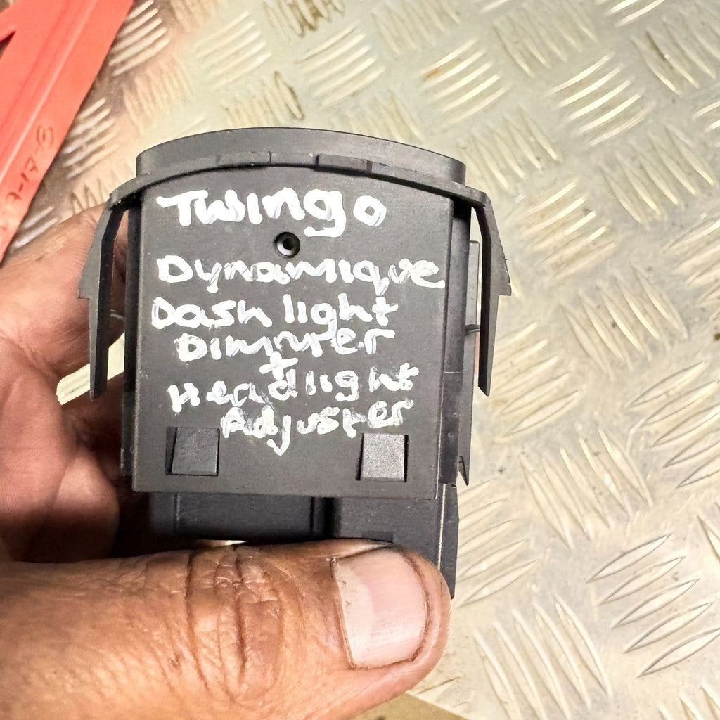 2008 RENAULT TWINGO HEADLIGHT ADJUSTER SWITCH 8200095495C