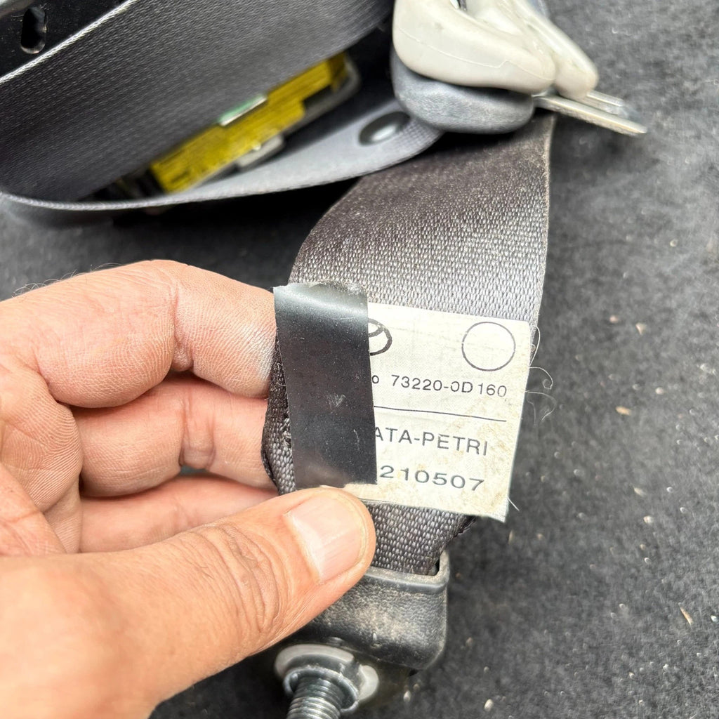 Toyota Yaris MK2 XP90 Front Left Passenger Seat Belt Grey 2005-2011 73220-0D160