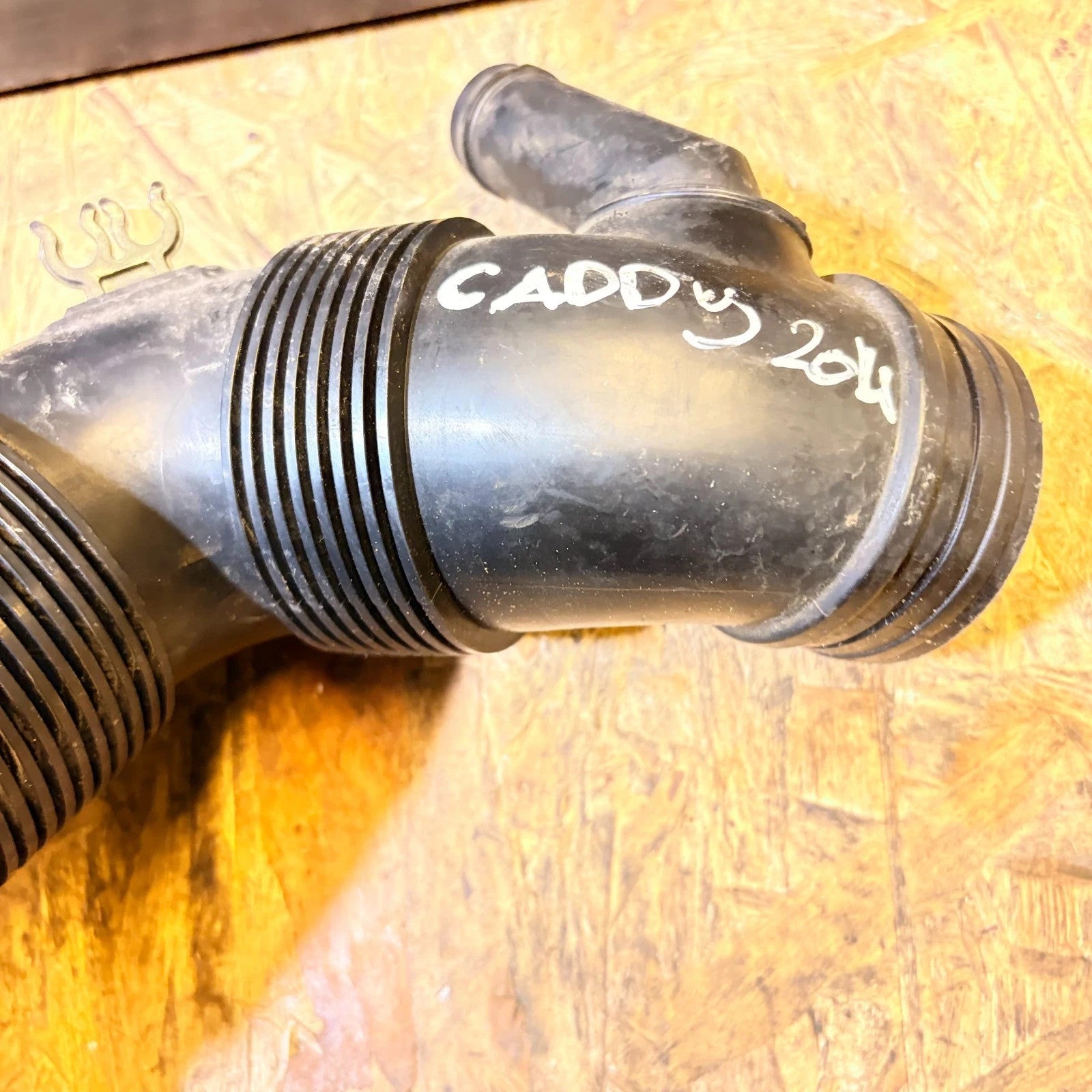 2014 Volkswagen Caddy Air Intake Hose Pipe VCD446196 1.6 2.0 TDI