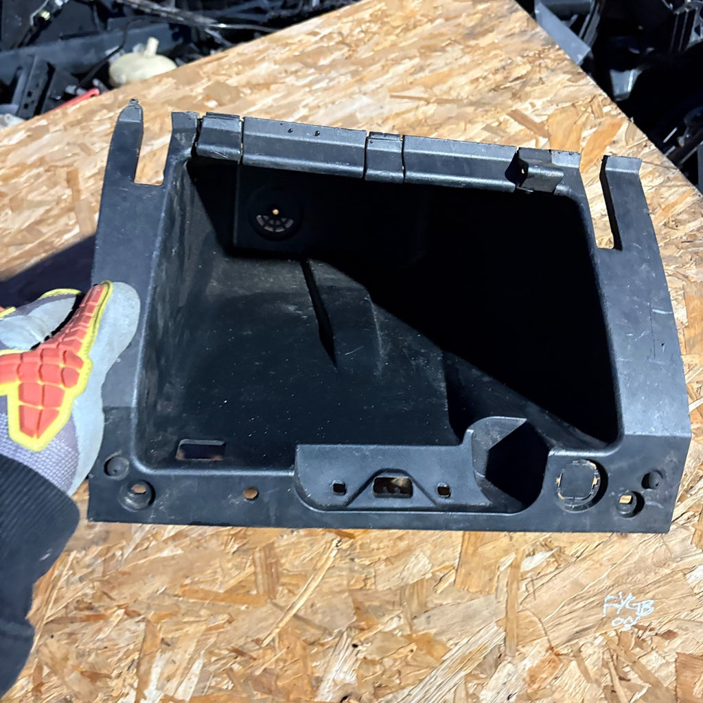 FORD FOCUS MK2 04-10 GLOVE BOX COMPARTMENT INSERT