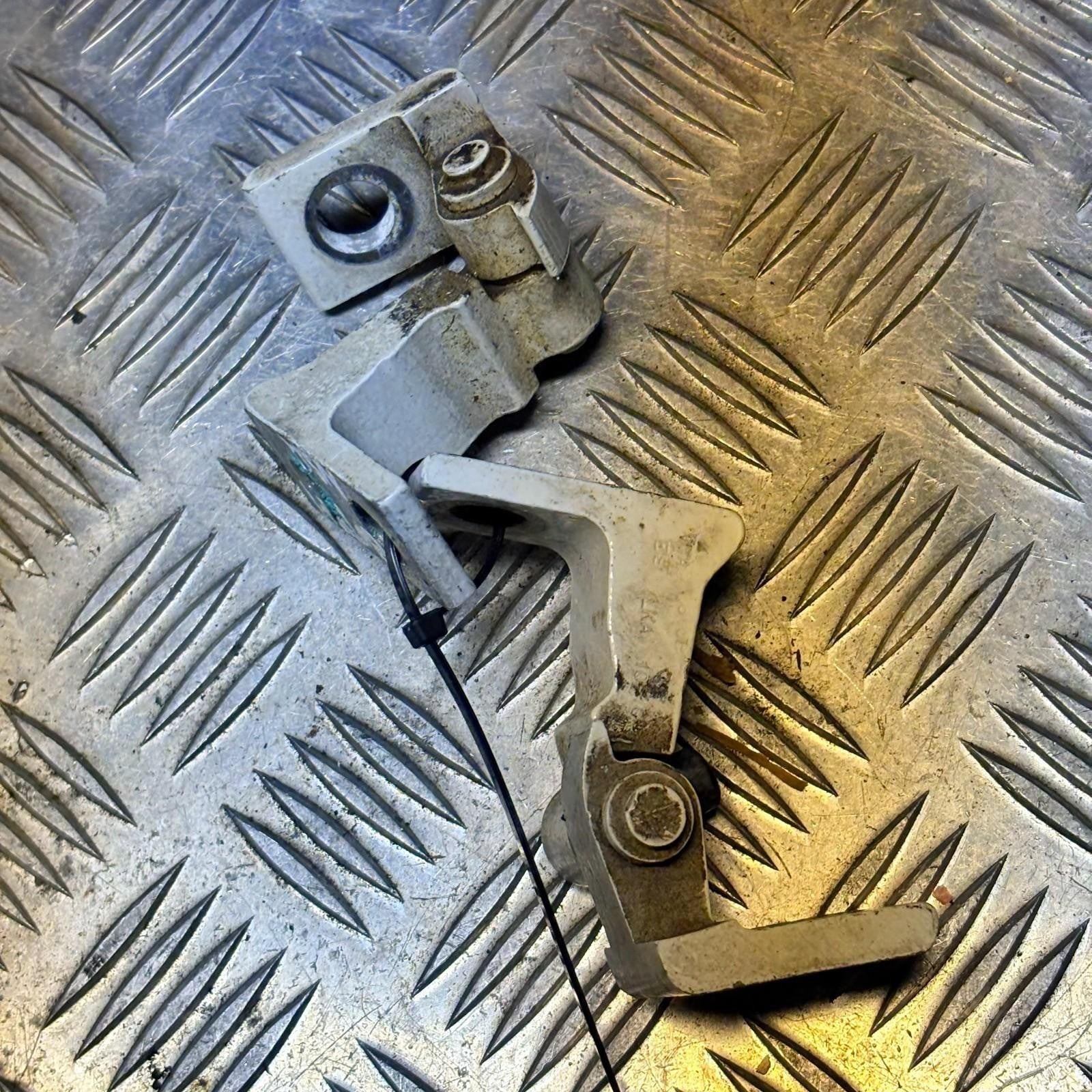 Rear Left Door Upper Hinge SEAT Ibiza 2010