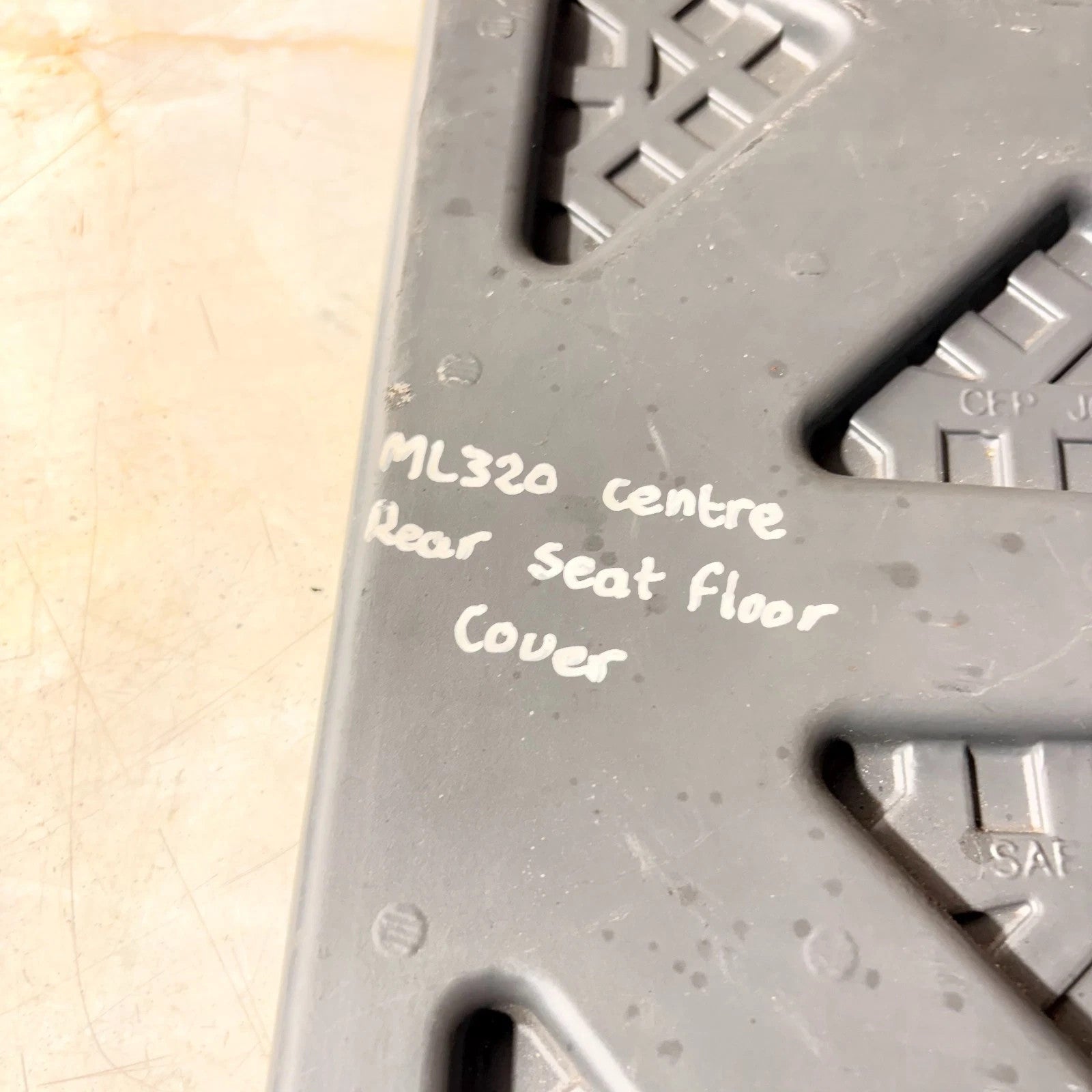 98-05 Mercedes ML320 Rear Trunk Floor Panel Cover A4800968