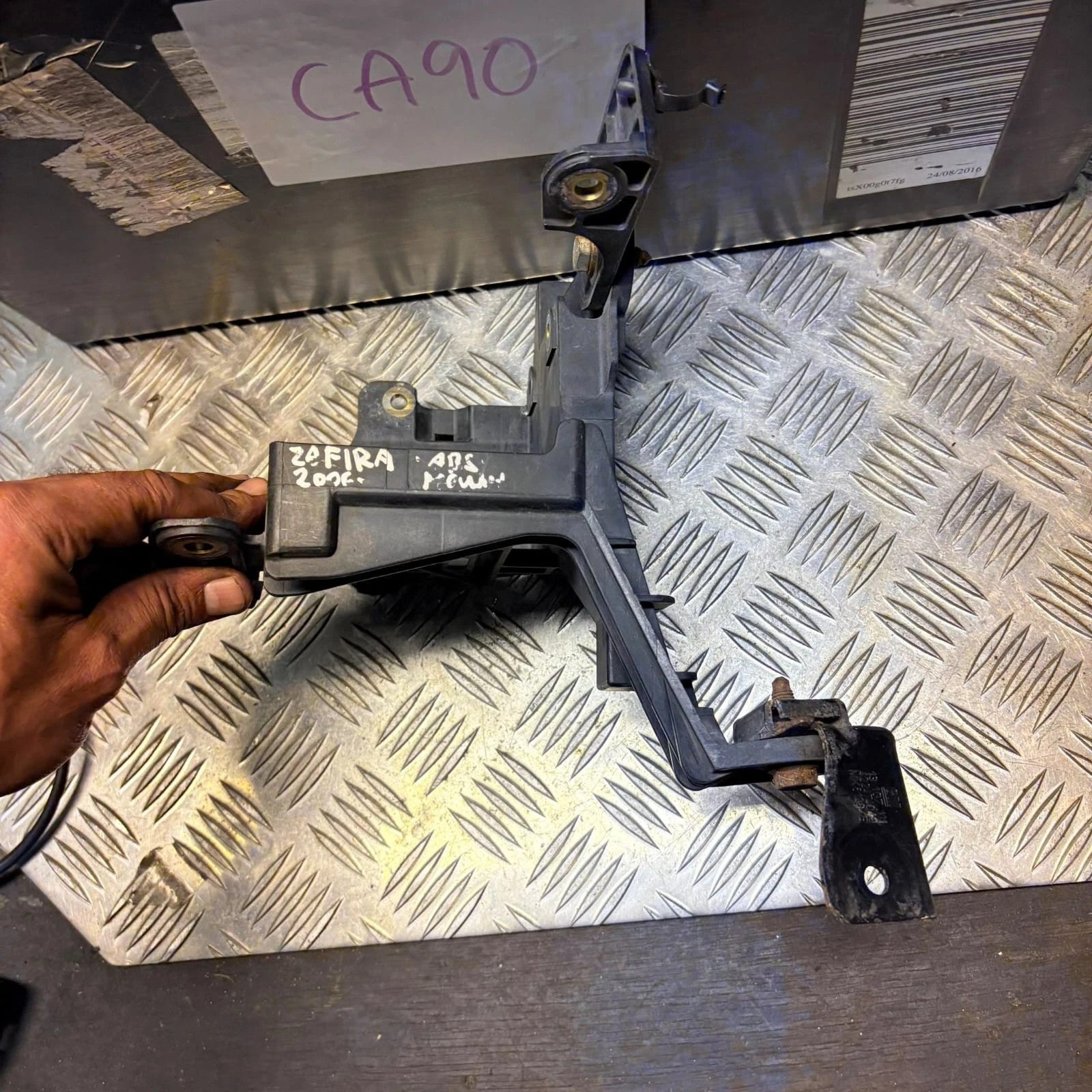 Vauxhall Zafira B 2005-2014 ABS ESP Hydraulic Unit Bracket 13214940