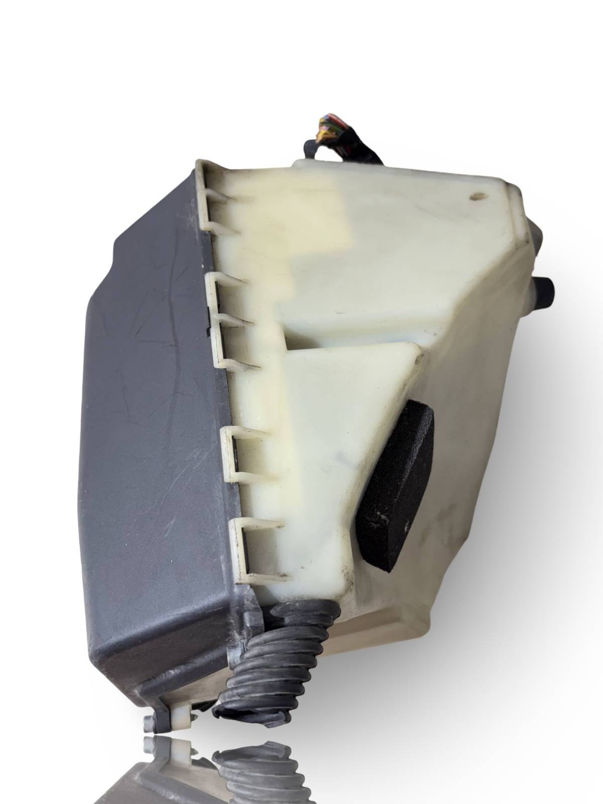 BMW 1999 WASHER FLUID RESERVOIR COMPLETE ASSEMBLY