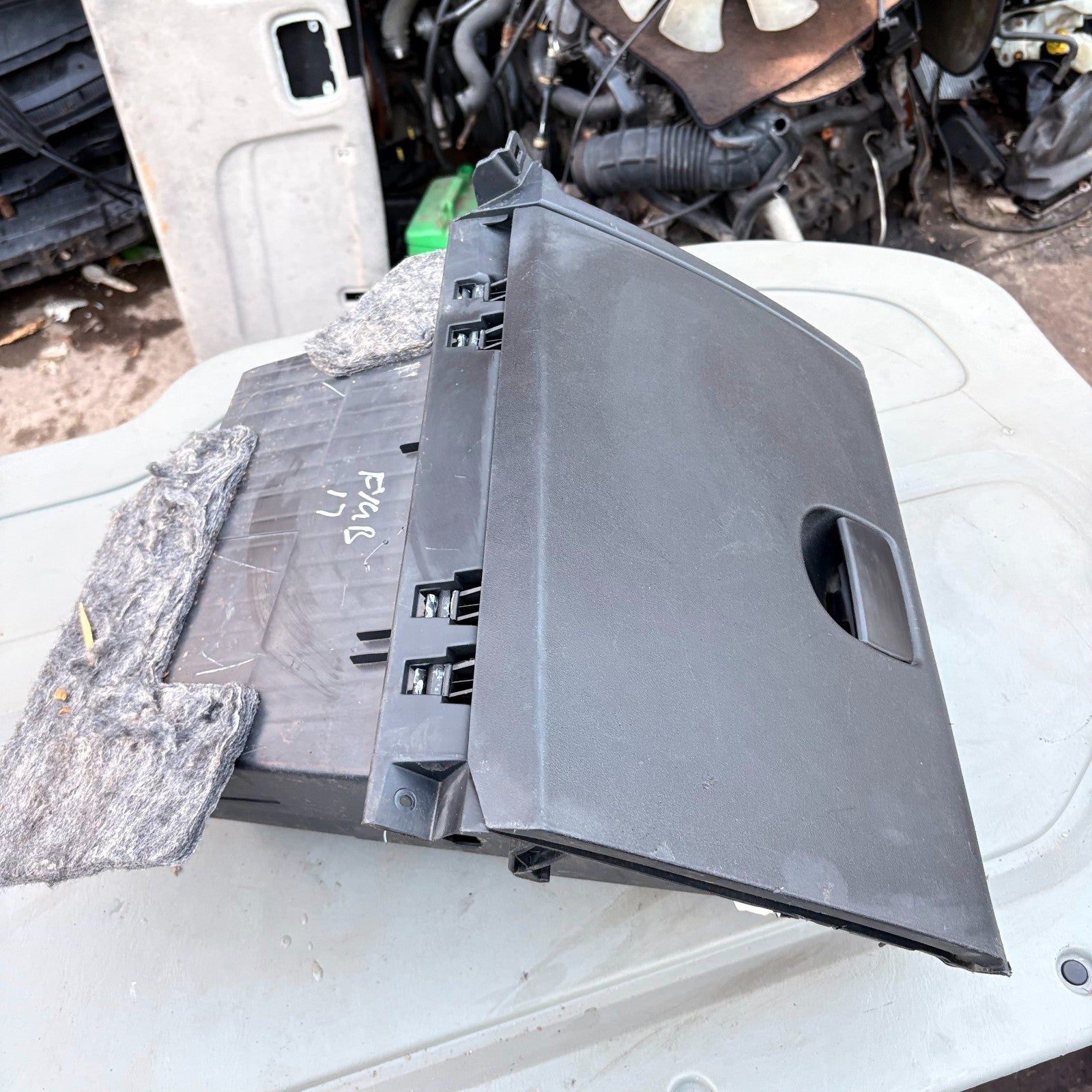 Hyundai i20 Mk1 PB/PBT Dashboard Glove Box Storage Compartment 84529-1J900 08-15