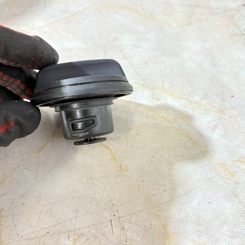 Ford C-Max Mk1 2003–2010 Fuel Cap Tank Cover Tested
