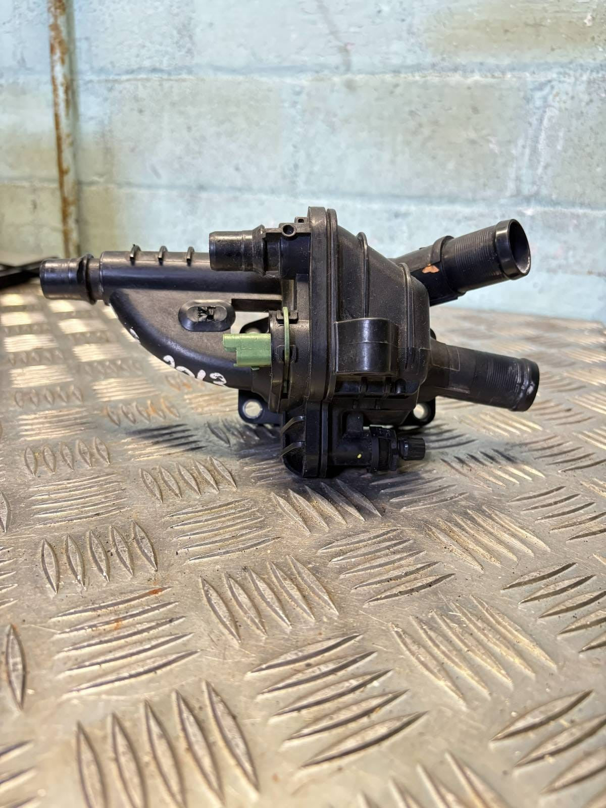 Citroen C3 Picasso Thermostat Housing 9670253780 Mk1 1.6 Diesel 2009-2013