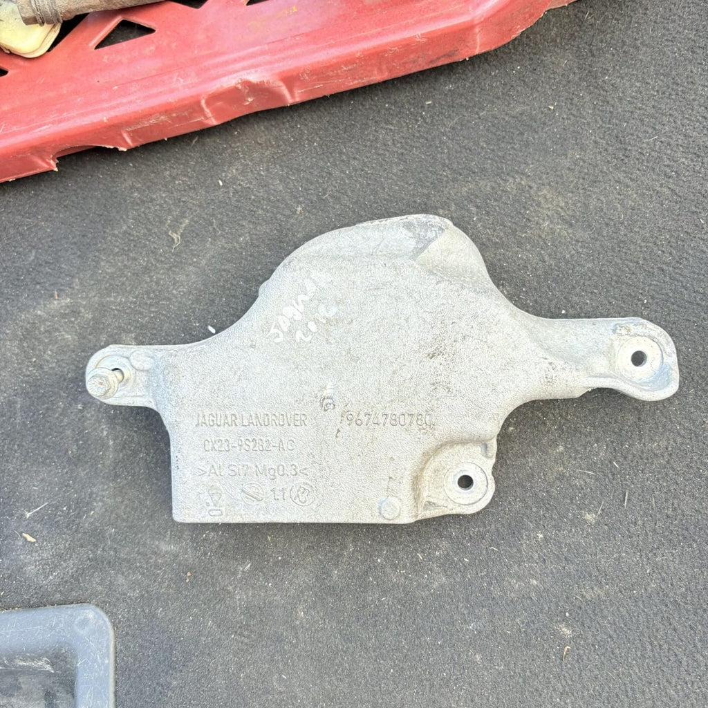 JAGUAR XF X250 2011-2015 2.2D DIESEL ENGINE MOUNTING BRACKET 9674780780
