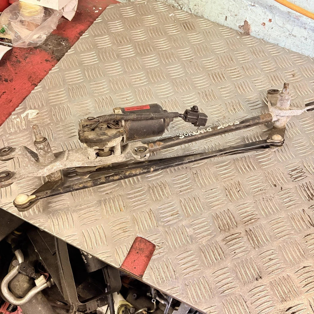 98100-3E900 Kia Sorento MK1 02-09 Front Windscreen Wiper Motor & Linkage Mech